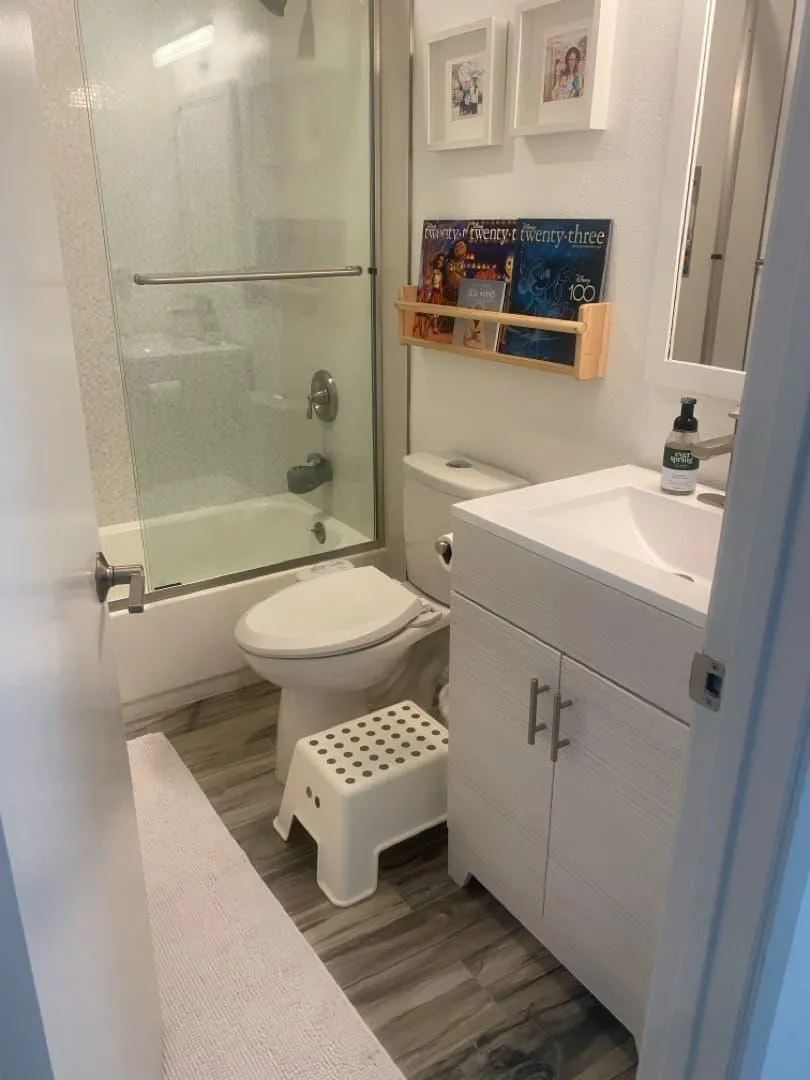 Clean bathroom after WHB cleaning service